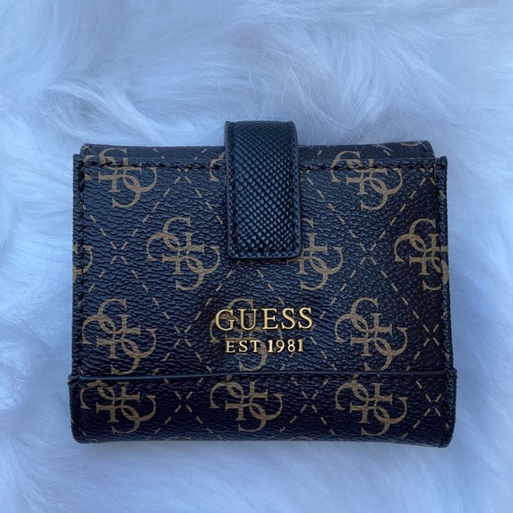 New GUESS Logo Small Trifold Wallet - Picture 4 of 7